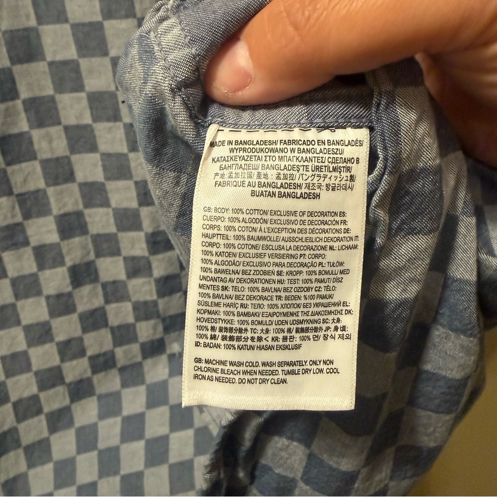 Men’s XL VANS Loose Fit Blue Checkered 100% Cotton Short Sleeve Button Up Shirt - Picture 10 of 15